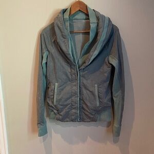 Lulu Lemon women’s sz 6, sage green bomber jacket. EUC